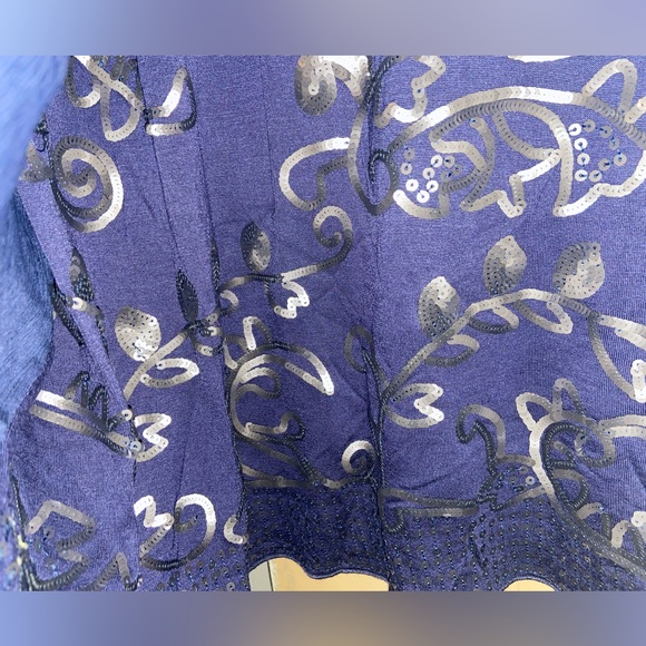 Navy shell tank with sequin pattern under mesh layer - Picture 3 of 5